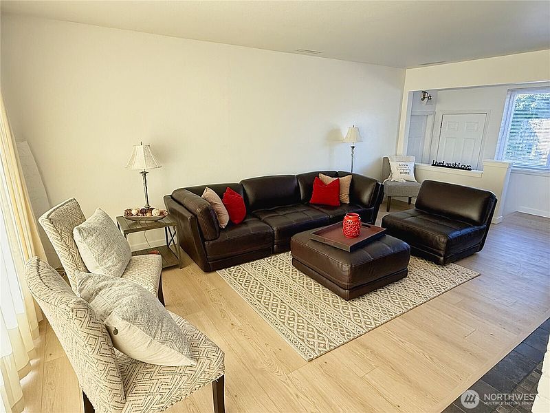 3rd image of 10746 63rd Avenue S