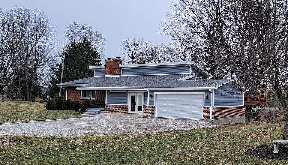2nd image of 8 Circle Dr