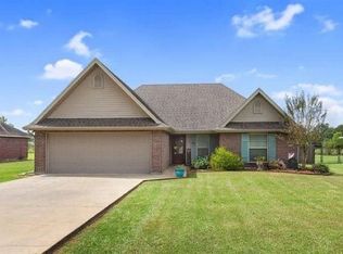312 Barkley St, Iowa, LA 70647