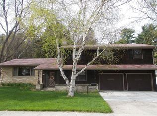 3118 Cherokee Dr, Sheboygan, WI 53083