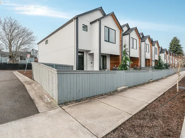 12049 SE 5th St, Vancouver, WA 98683