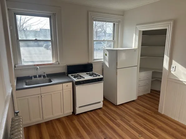 8 Common St, Waltham, MA 02451