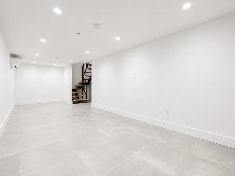 355 Grove St #1A — Photo 4