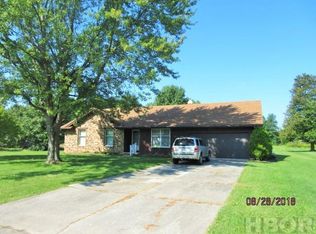 2411 Courtly Dr, Fostoria, OH 44830