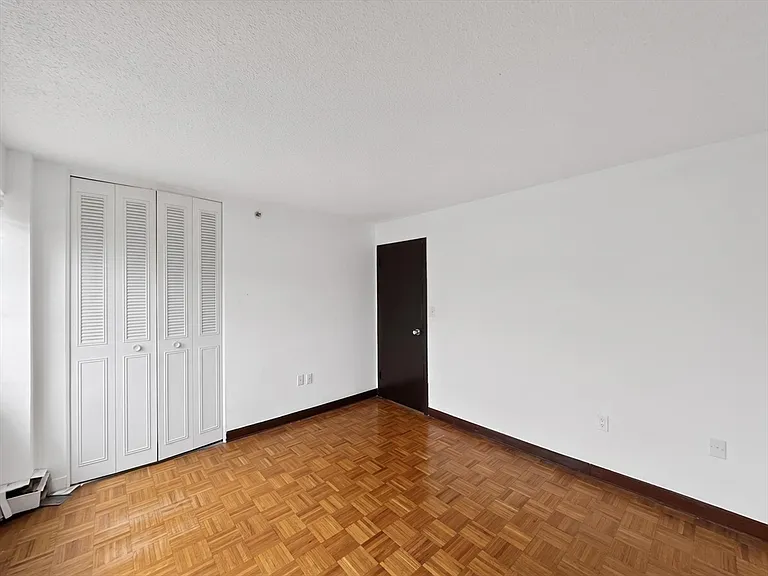 1025 Hancock St #8C — Photo 9