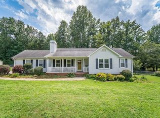 123 Meadowview Dr, Boiling Springs, SC 29316