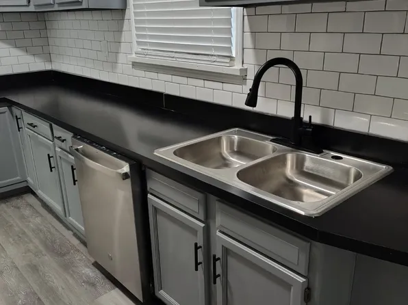 2955 N Spaulding Ave APT 2F, Chicago, IL 60618