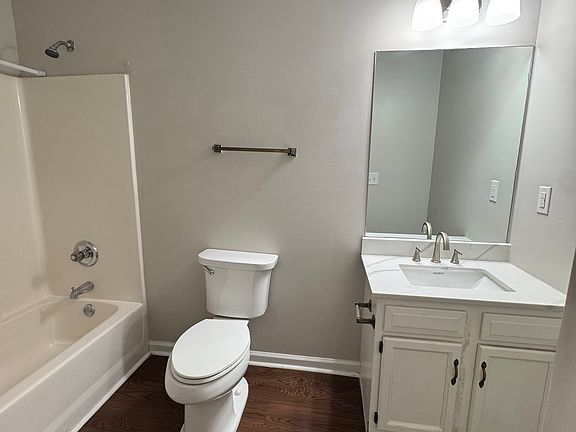 4th image of 1032 Blackwell Ct