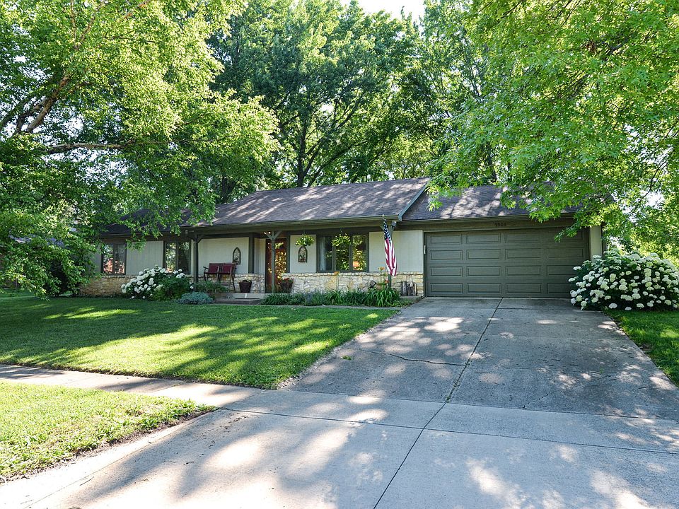 1st image of 1085 Waterford Dr