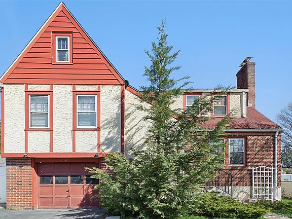 2nd image of 229 N Regent Street