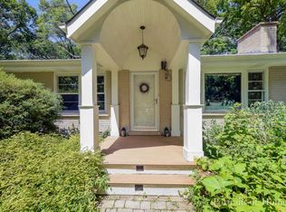 27W738 Elm Dr, Northwoods, IL 60185