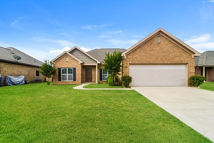 1st image of 363 Country Club Dr
