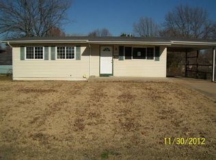 1155 Boulder Dr, Florissant, MO 63031