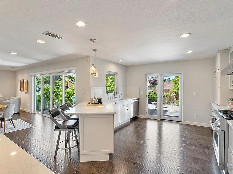 451 Trotter Dr — Photo 8