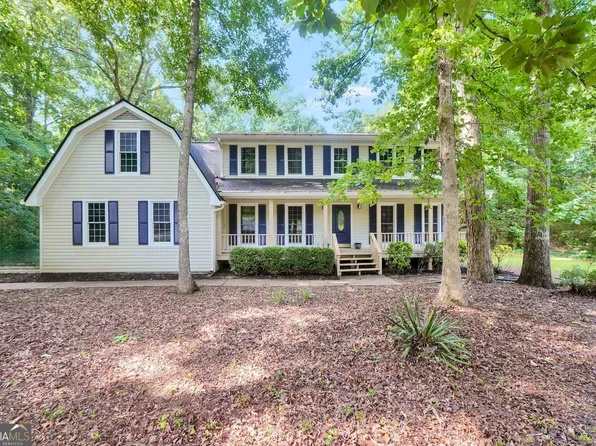 135 Pamela Ct, Fayetteville, GA 30214