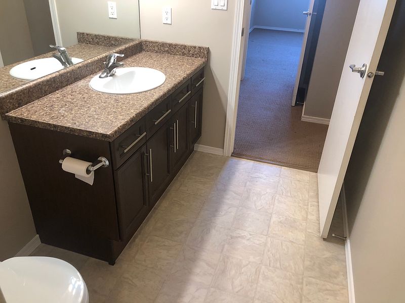 Edmonton Apartment for rent - 2 Bedrooms — photo 14