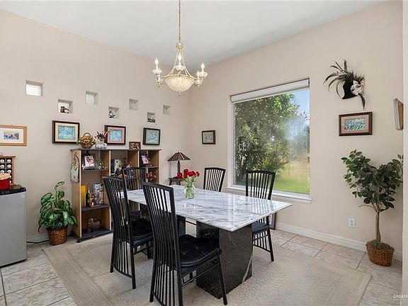 4th image of 813 Cimarron Dr