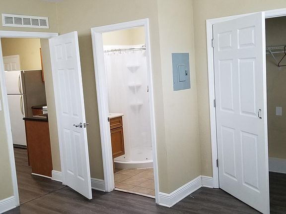 3rd image of 127 Verbena Dr