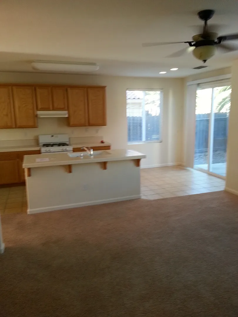 Elk Grove — Photo 4