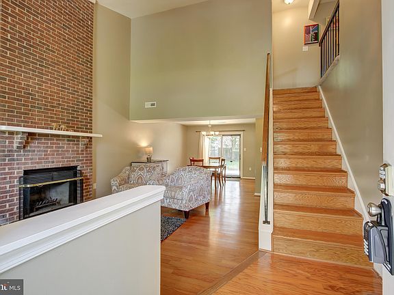 3rd image of 6076 Ponhill Dr