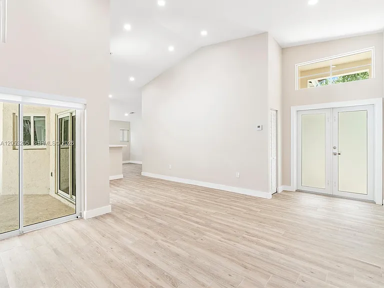 11747 SW 90th Ter — Photo 3
