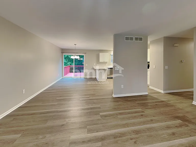 5925 Bluegrass Trl — Photo 7