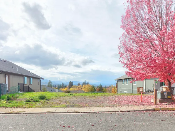 1184 NE Bonny Doon Ln, Grants Pass, OR 97526