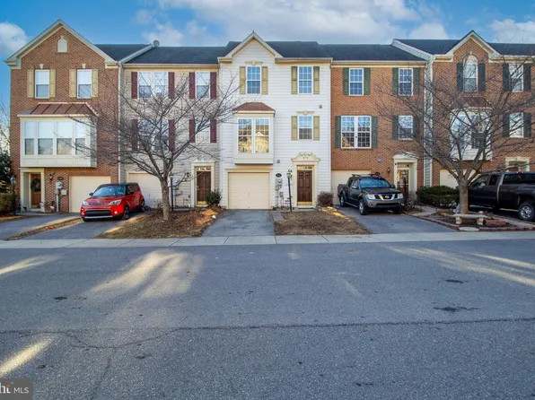 98 Lullwater Way, Falling Waters, WV 25419