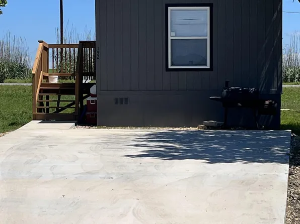 152 Zain Ln, San Marcos, TX 78666