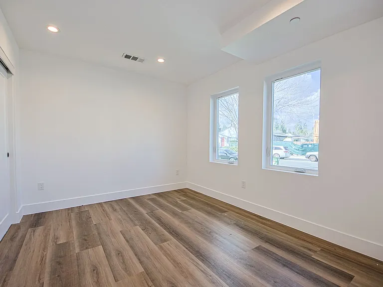 Luxury 3 & 4 Bed Townhomes a Short Walk to Topanga Village! — Photo 36