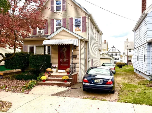 141 Emerson St, Carteret, NJ 07008