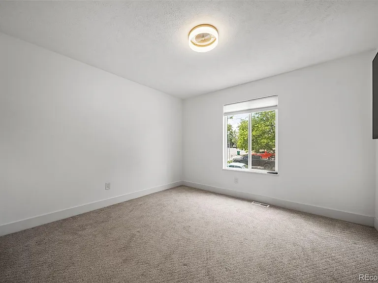 15989 E 18th Pl — Photo 18