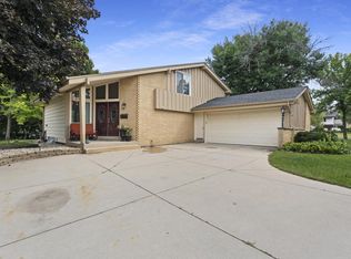 6074 Thornapple LANE, Greendale, WI 53129
