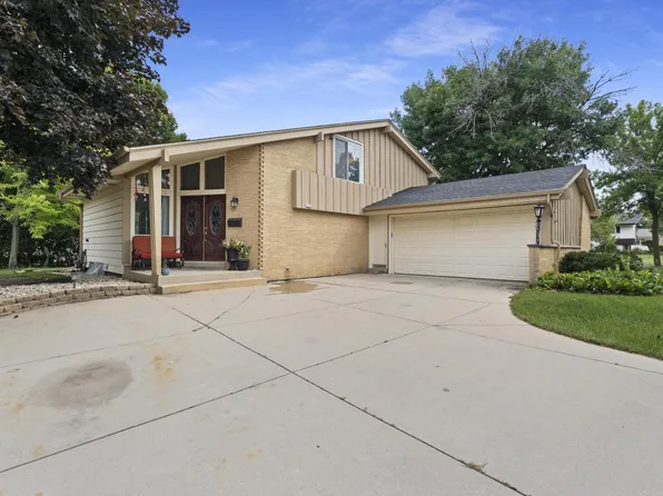 6074 Thornapple LANE, Greendale, WI 53129