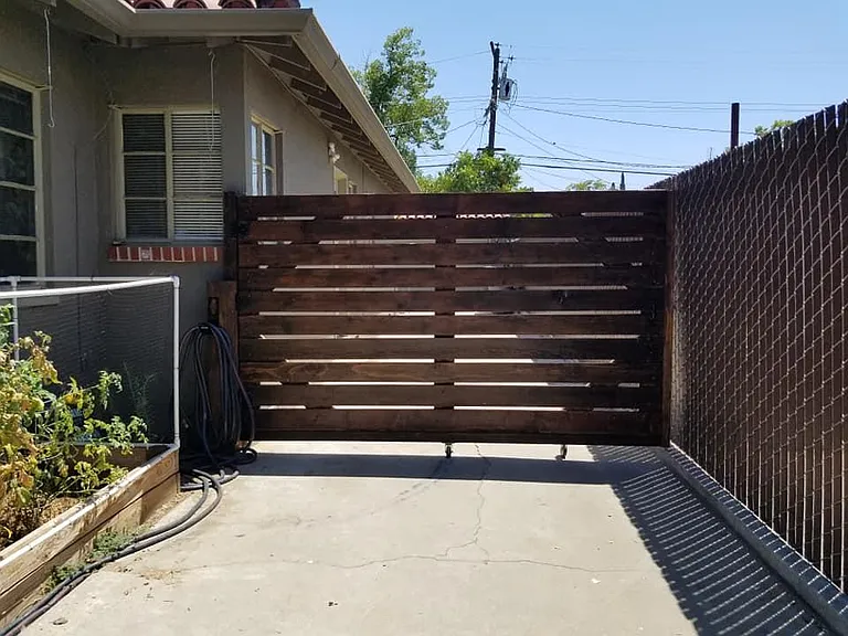 1350 N Echo Ave — Photo 2