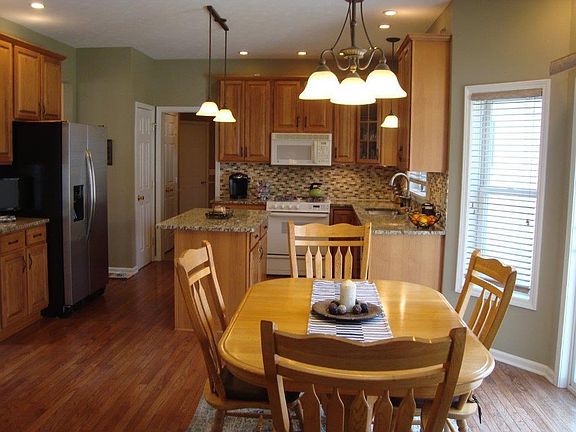 2nd image of 91 Jewelberry Dr