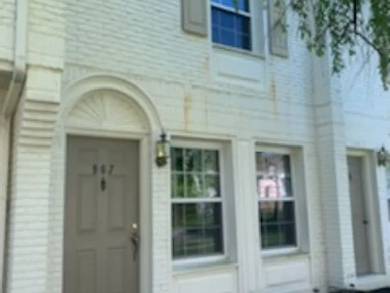 967 Stratford Ct — Photo 2