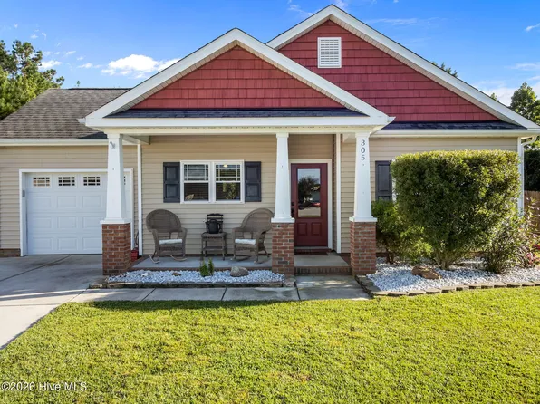 305 Battery Park Ct, Swansboro, NC 28584