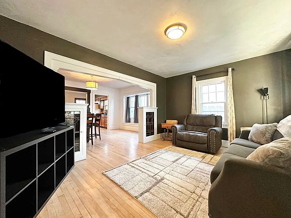 3rd image of 312 N Ashland Ave