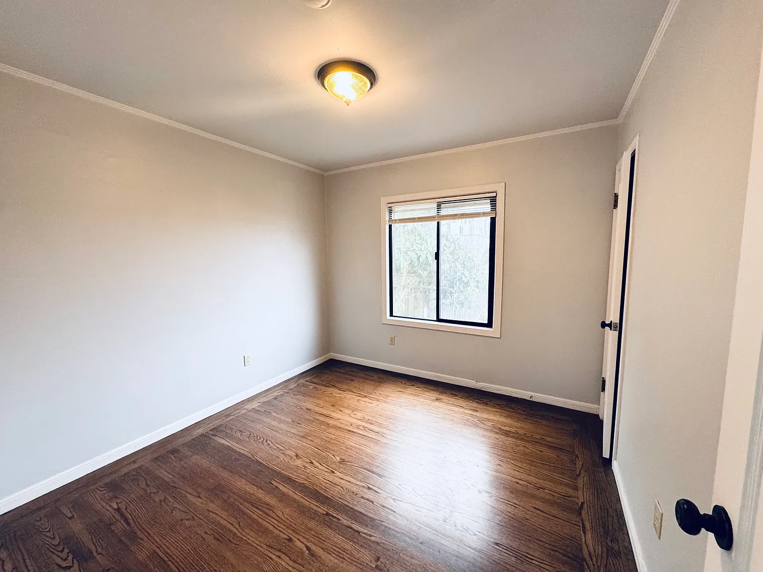 3 bed, 1070 sqft, $4,500 — Photo 3