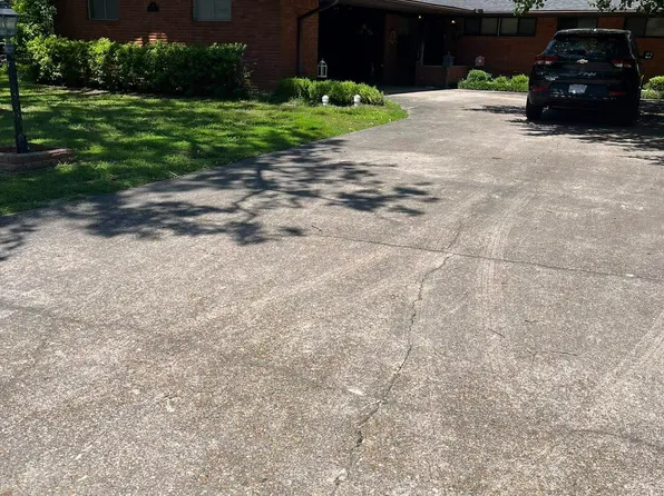 39 Southwood Dr, Pine Bluff, AR 71603