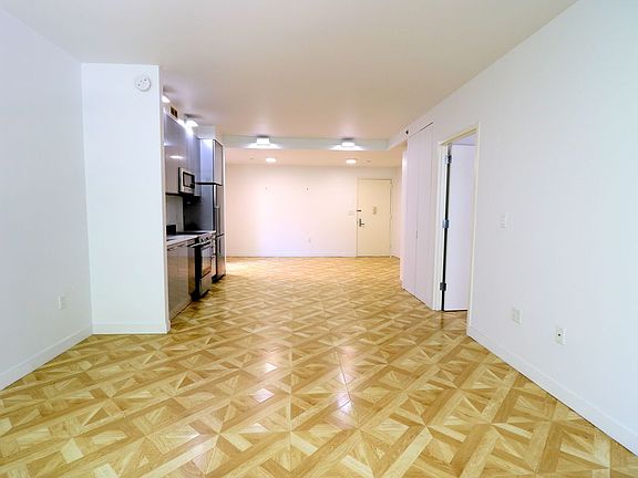 4th image of 316 E 3rd St #E2
