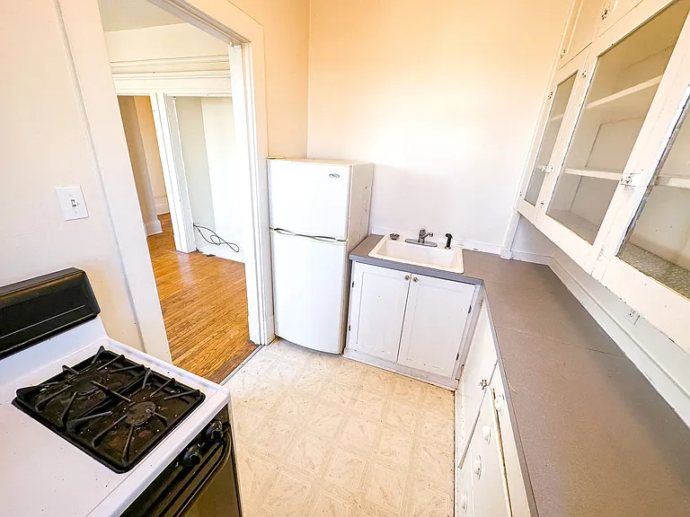 Littlefield Apartments — Photo 8