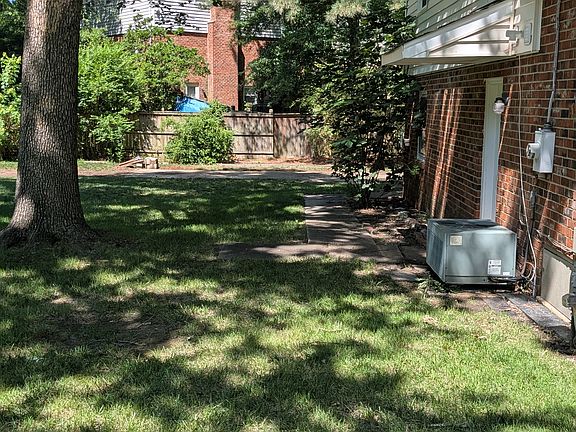 2nd image of 9401 Westmoor Dr