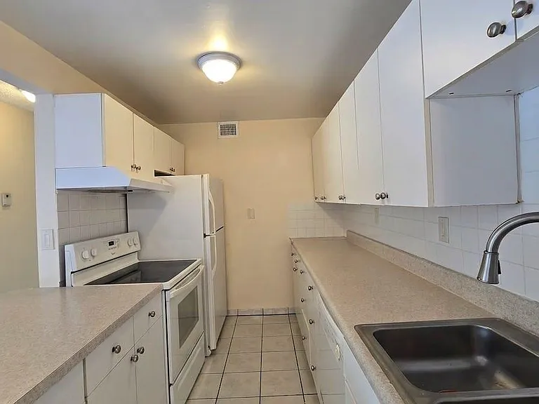 11604 NW 29th Ct #2-C — Photo 3