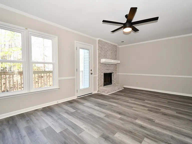 202 Hembree Park Ter — Photo 15