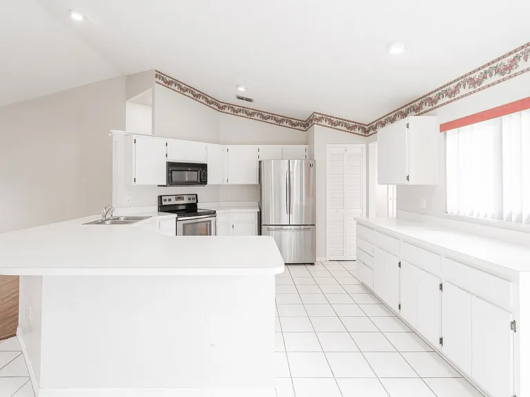 10435 Crestfield Dr — Photo 16