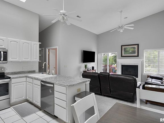 2nd image of 3125 Holiday Ct #12