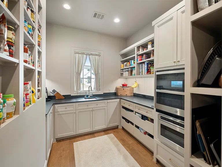 1110 Lone Star Dr — Photo 12