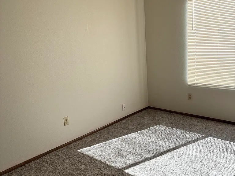 701 W Summit Pl — Photo 11